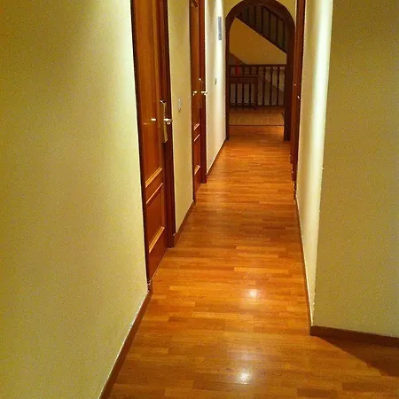 La Curva Hotel *