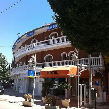 La Curva Hotel *