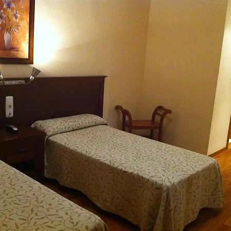 La Curva Hotel *